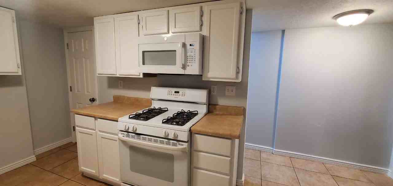 5295 S 1760 W #B - Photo 5 of 12