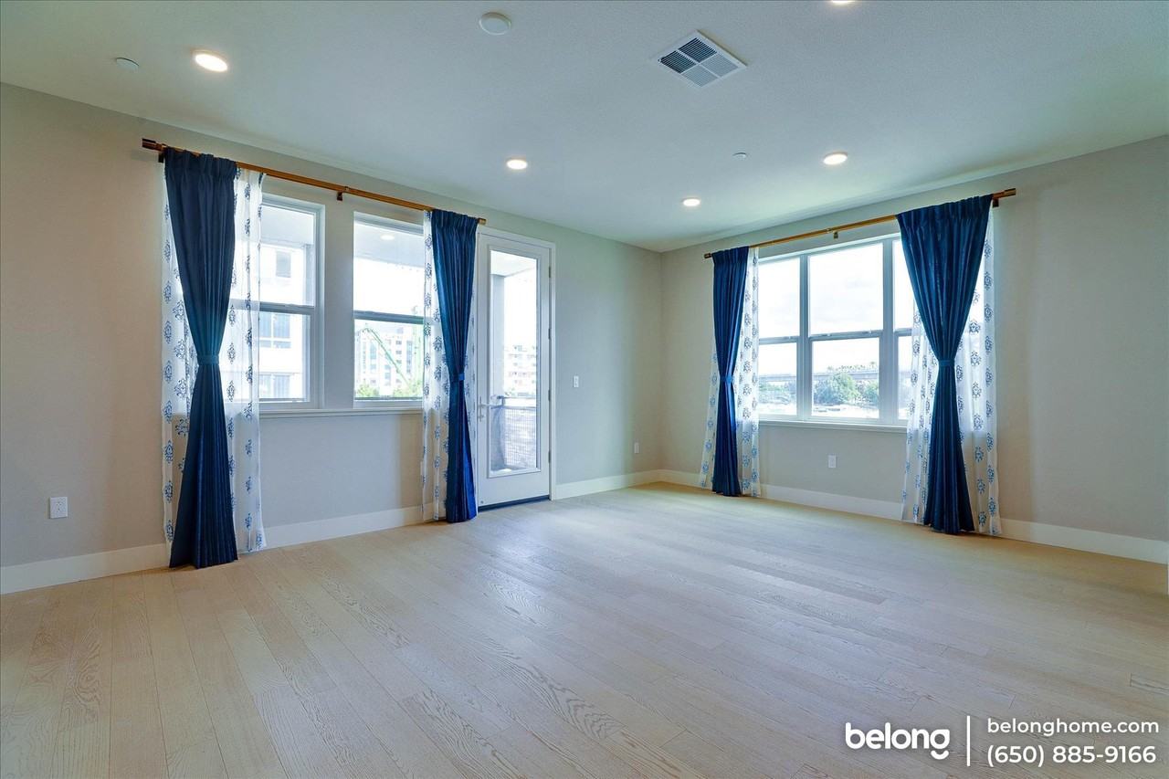 1470 Bond St - Photo 2 of 38