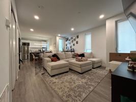 featured image of 952 N 3rd St