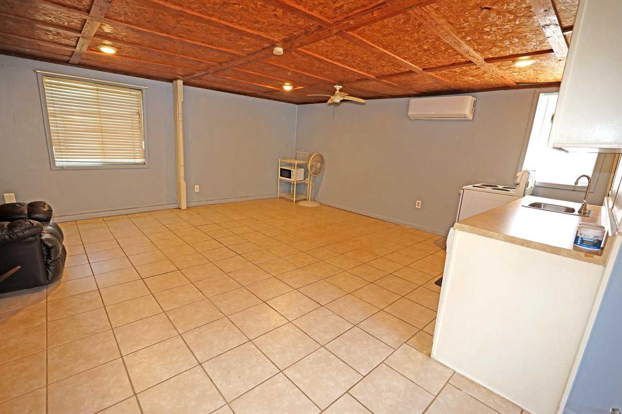 523 E Jackson Ave - Photo 2 of 7