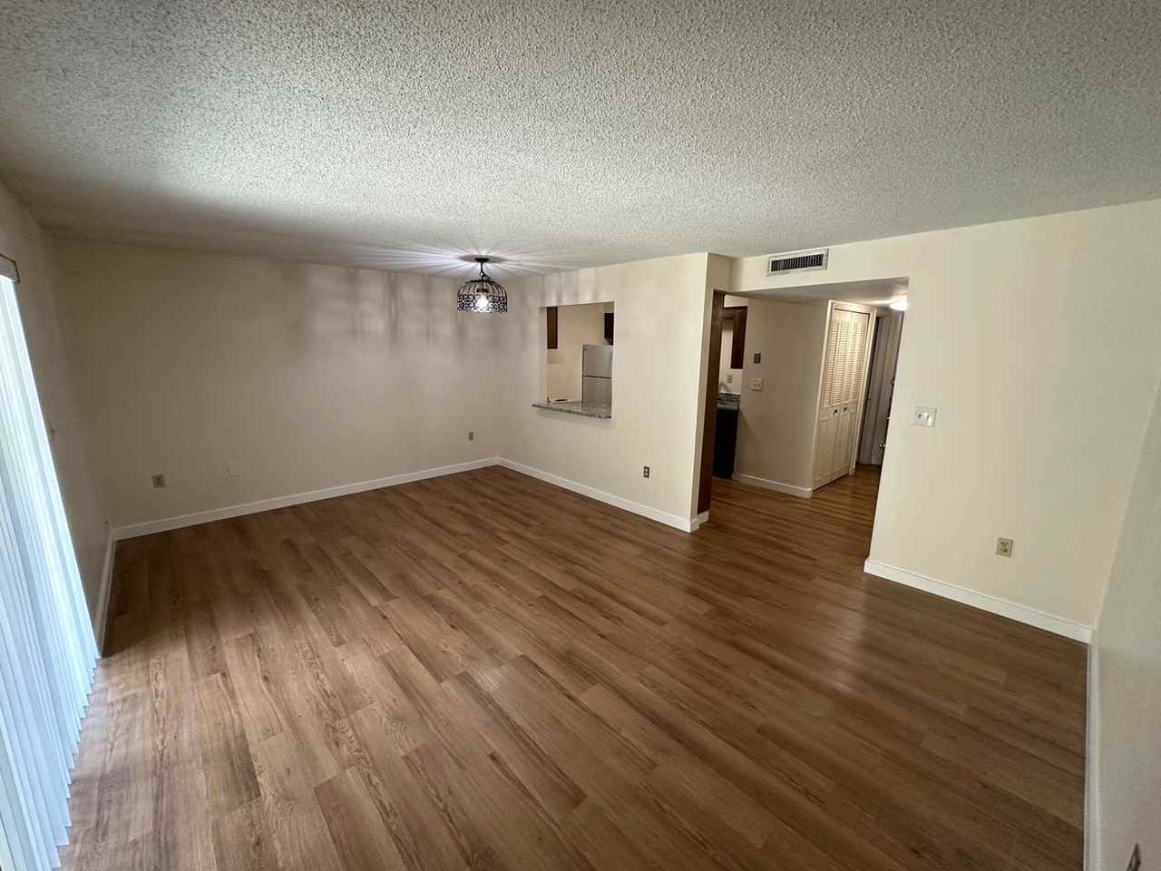 525 Conway Rd - Photo 3 of 13