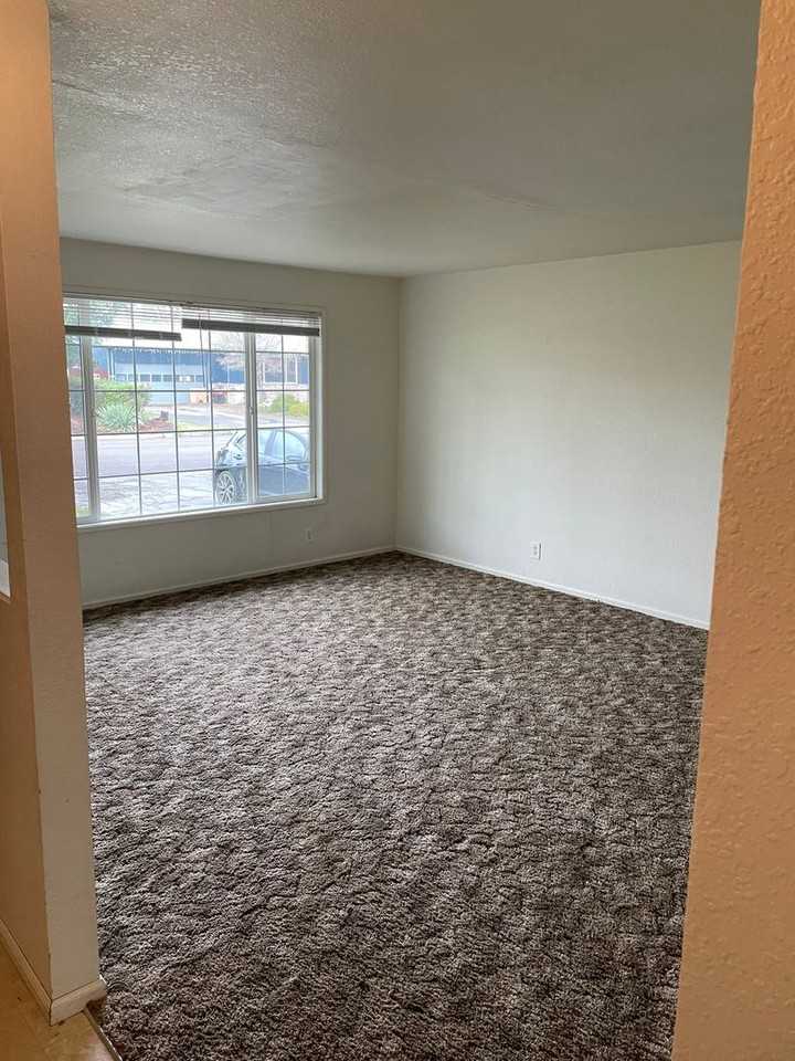 1719 1719 Lemans St, - Photo 3 of 15