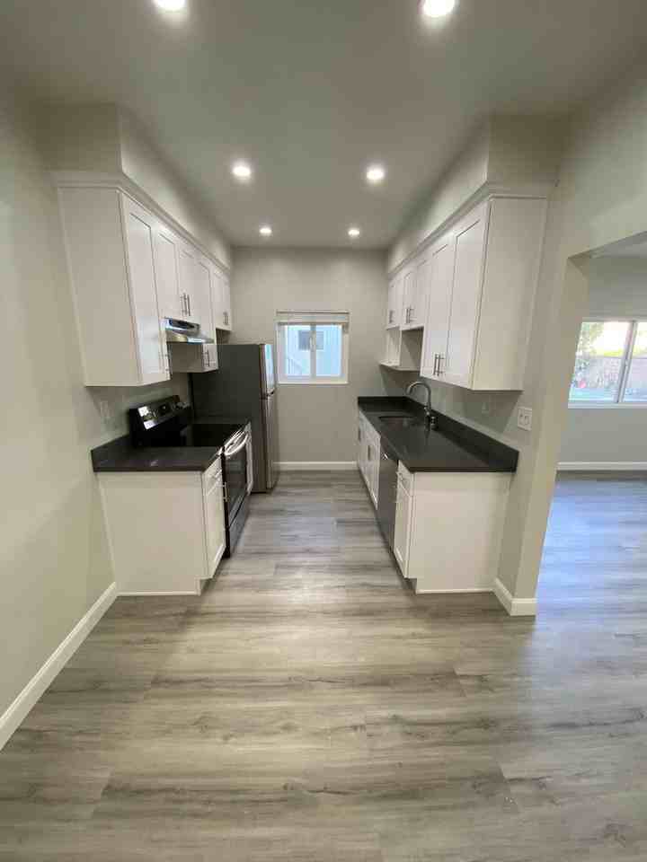 1300 Palos Verdes Dr. - Photo 2 of 31