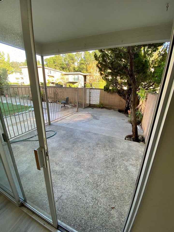 1300 Palos Verdes Dr. - Photo 5 of 31