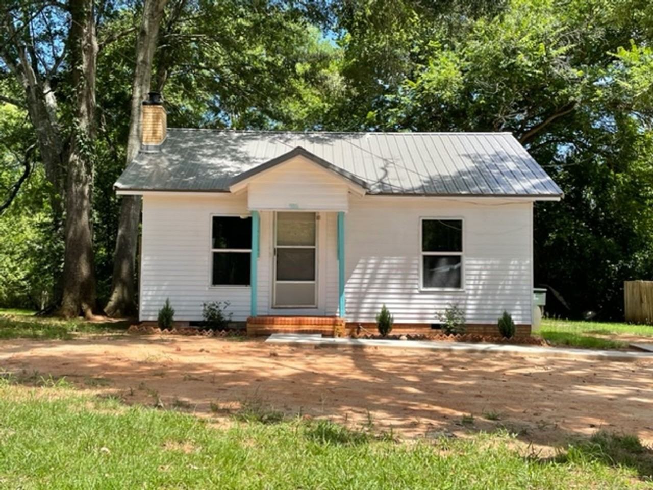 916 Cason St - Photo 2 of 16