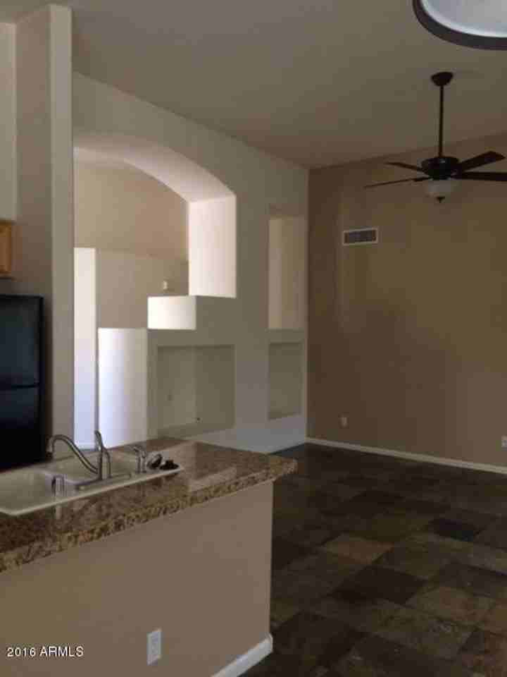 682 W Raven Dr - Photo 5 of 14