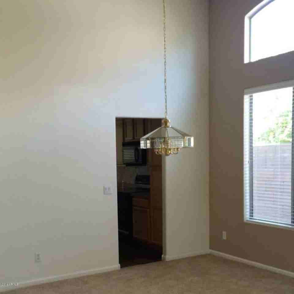 682 W Raven Dr - Photo 6 of 14