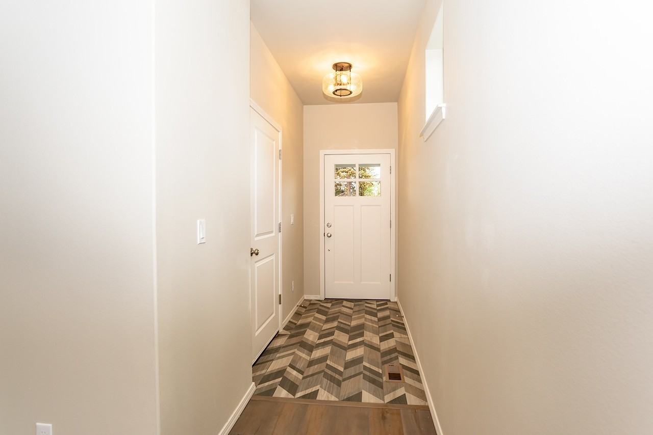 2382 NE 6th St - Photo 2 of 19