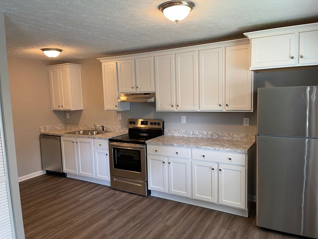 318 Meigs - Photo 2 of 11