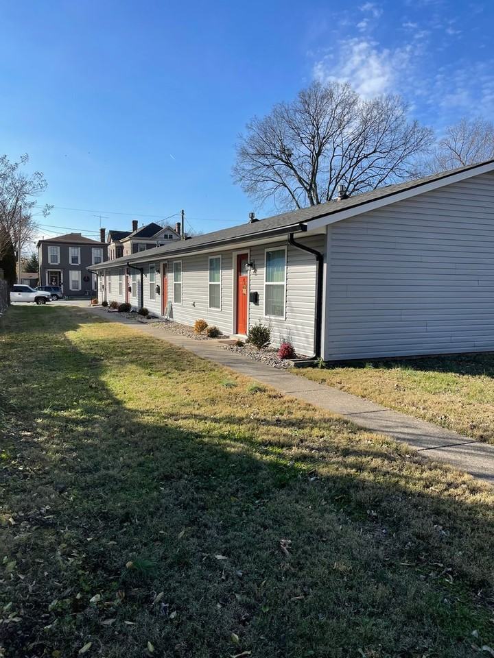 318 Meigs - Photo 3 of 11