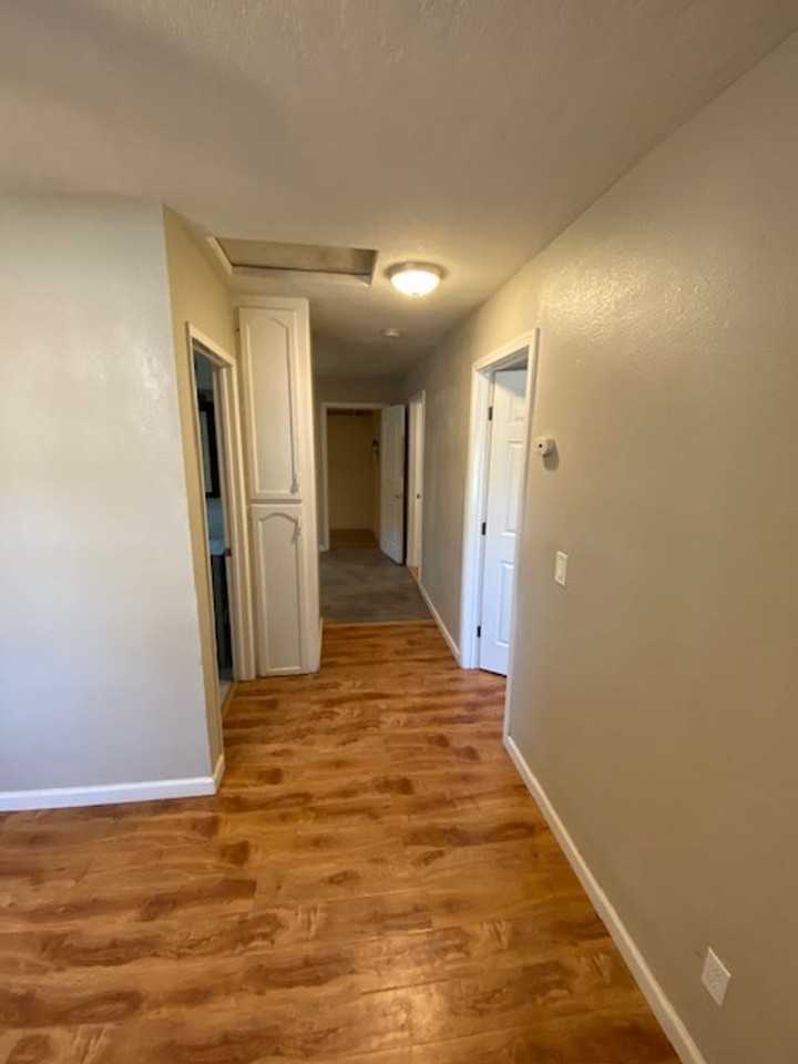 2297 Beaumont St - Photo 4 of 8