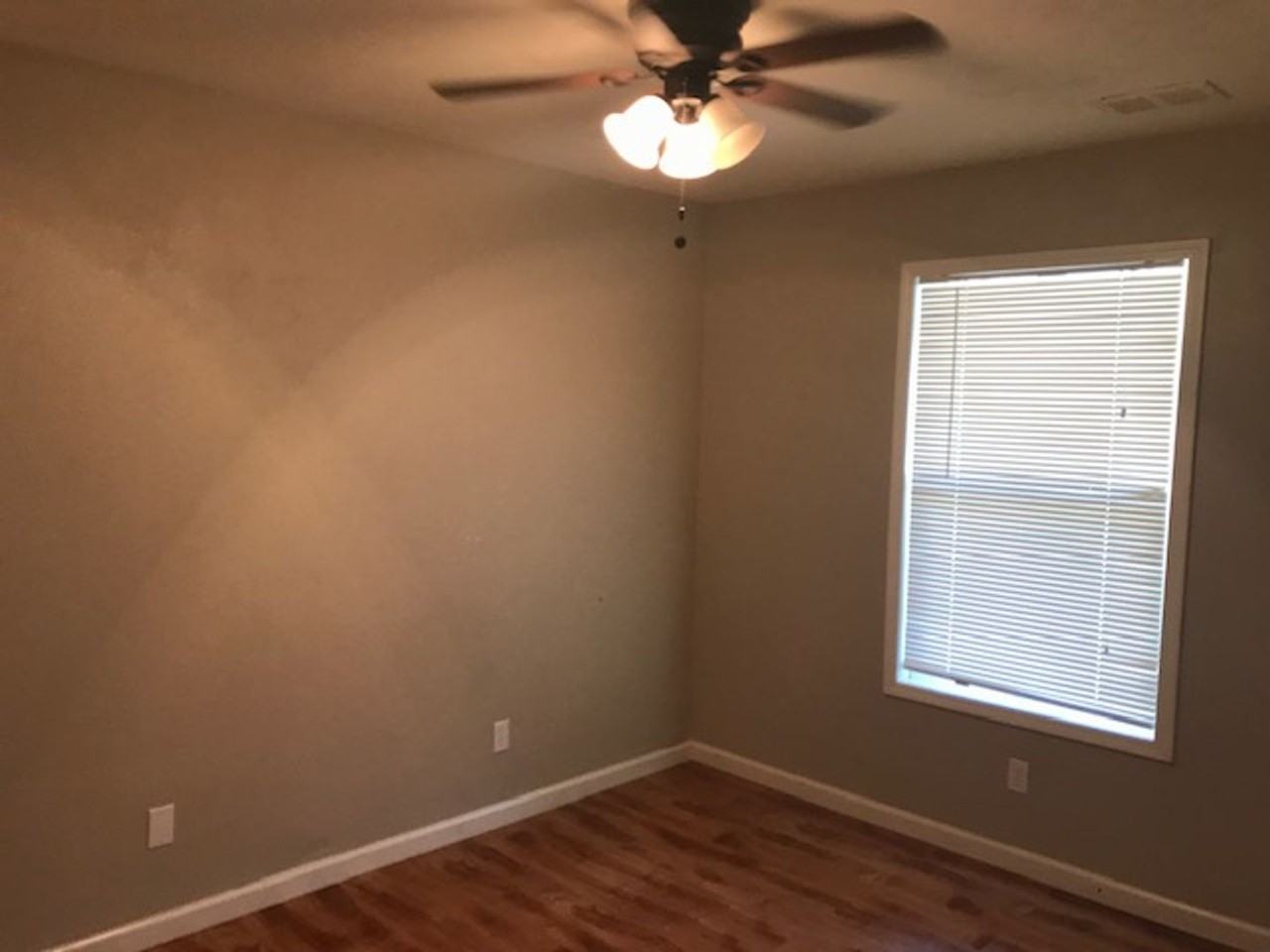 2297 Beaumont St - Photo 5 of 8