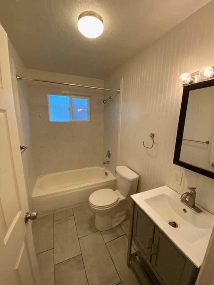 2297 Beaumont St - Photo 6 of 8