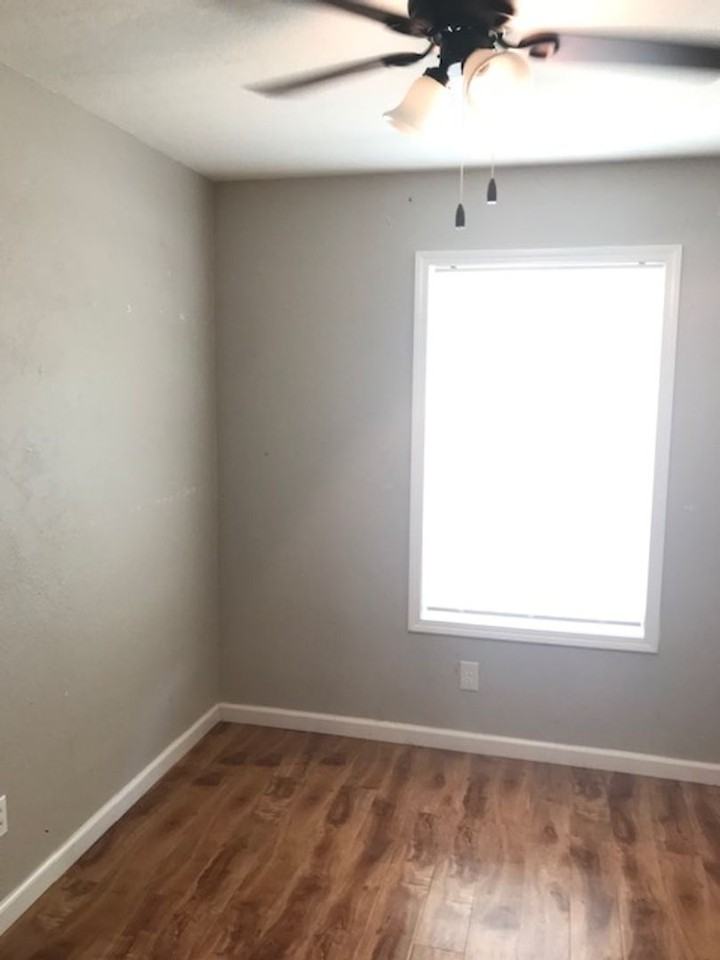 2297 Beaumont St - Photo 7 of 8