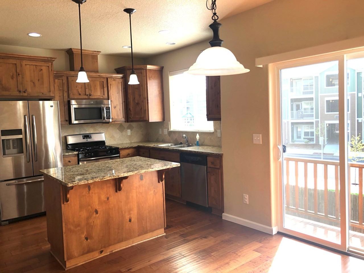 1059 Sw 162nd Ave - Photo 2 of 19