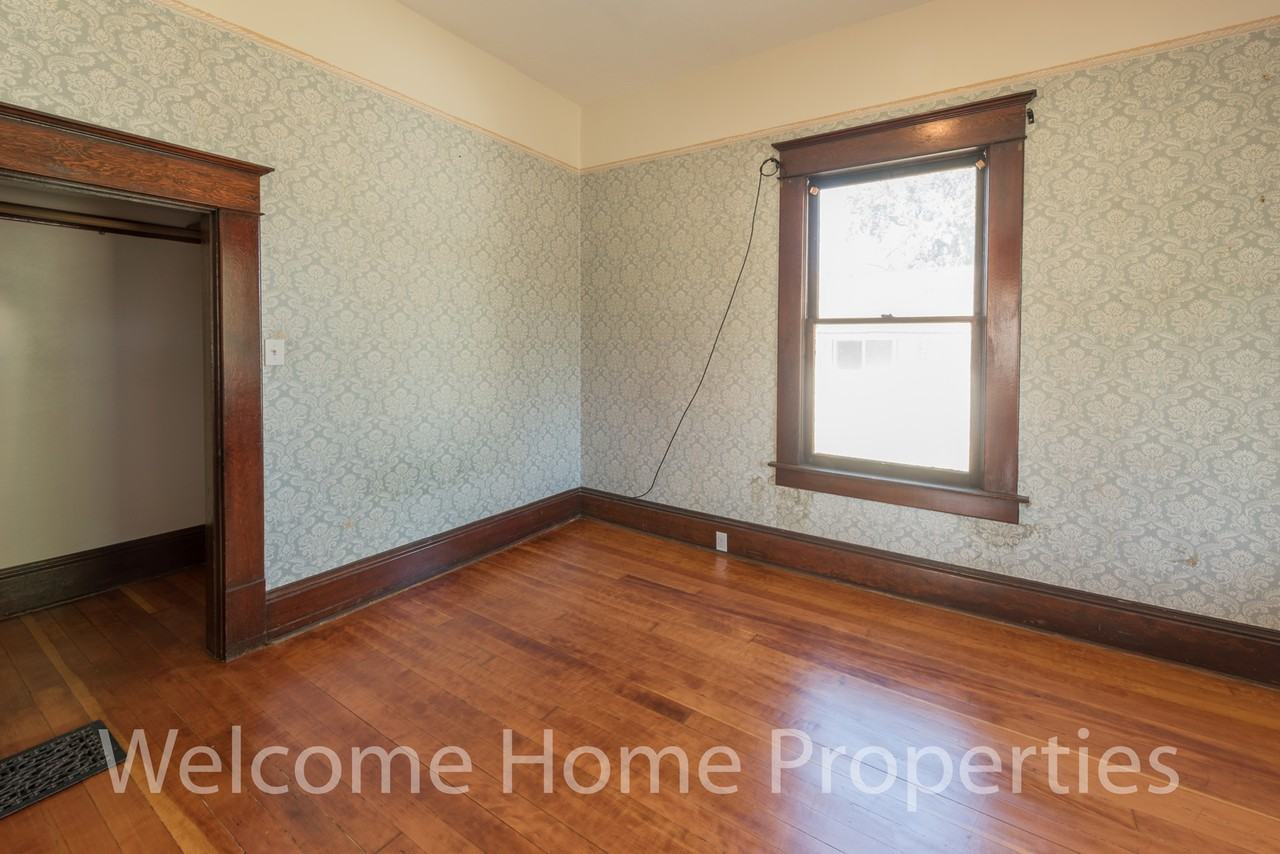 1125 W Pine St - Photo 7 of 23