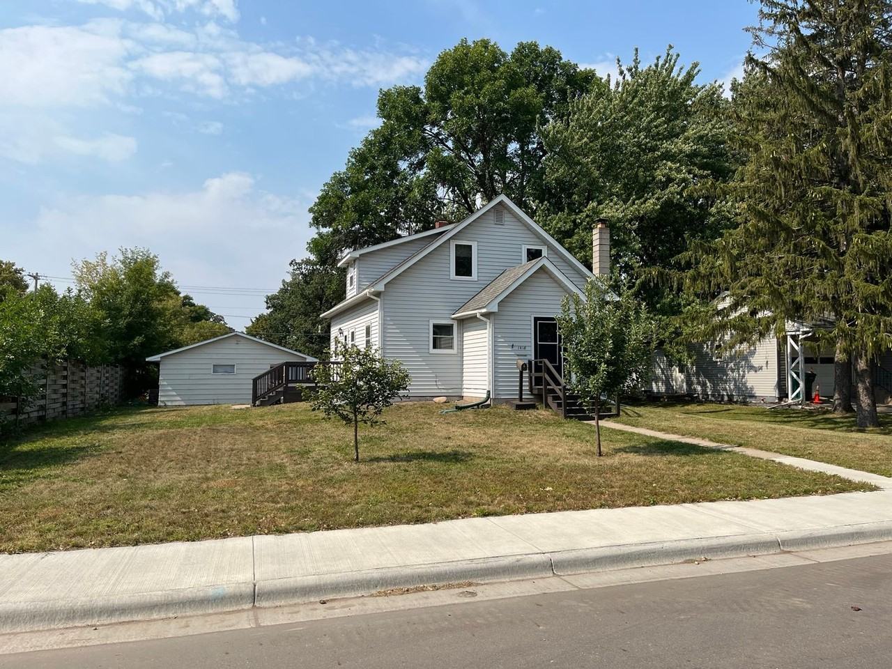 1418 Irving St - Photo 2 of 40