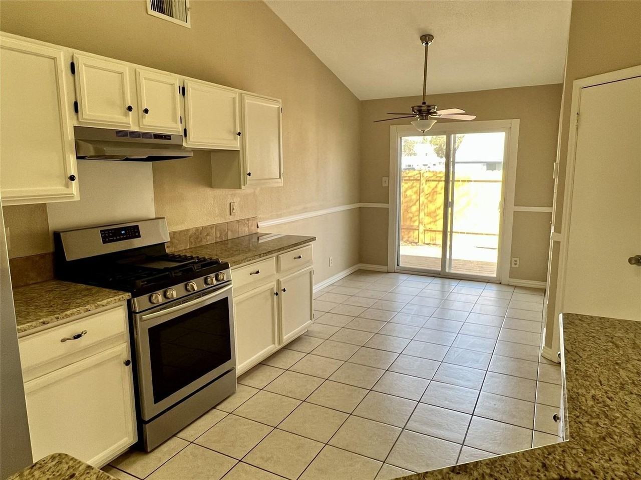 1101 Forest Oaks Path - Photo 7 of 21