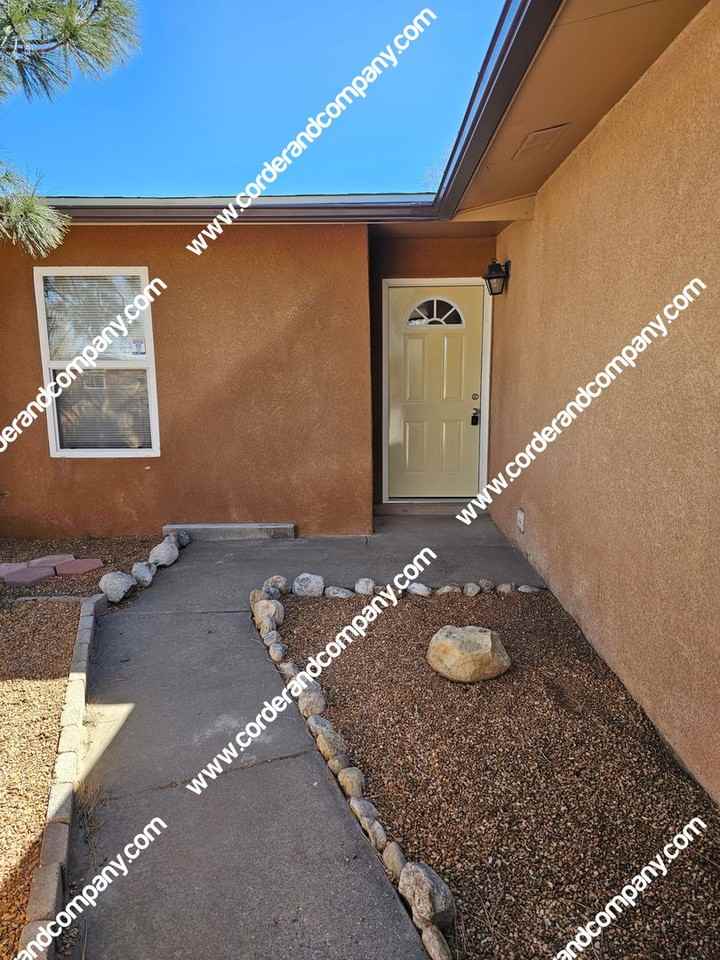 4720 Overland St Ne - Photo 2 of 25