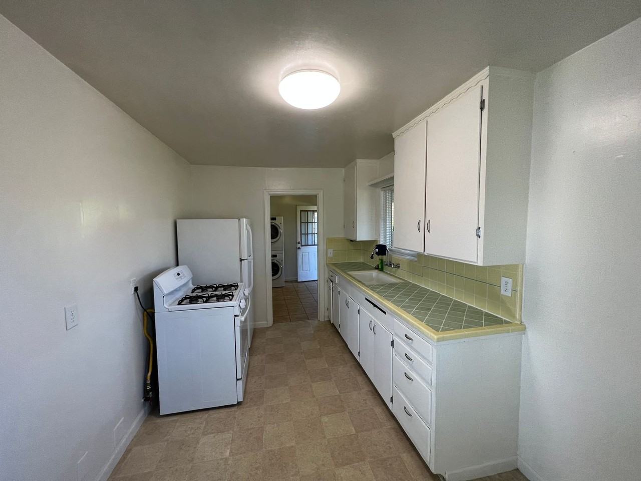 618 James St - Photo 3 of 7