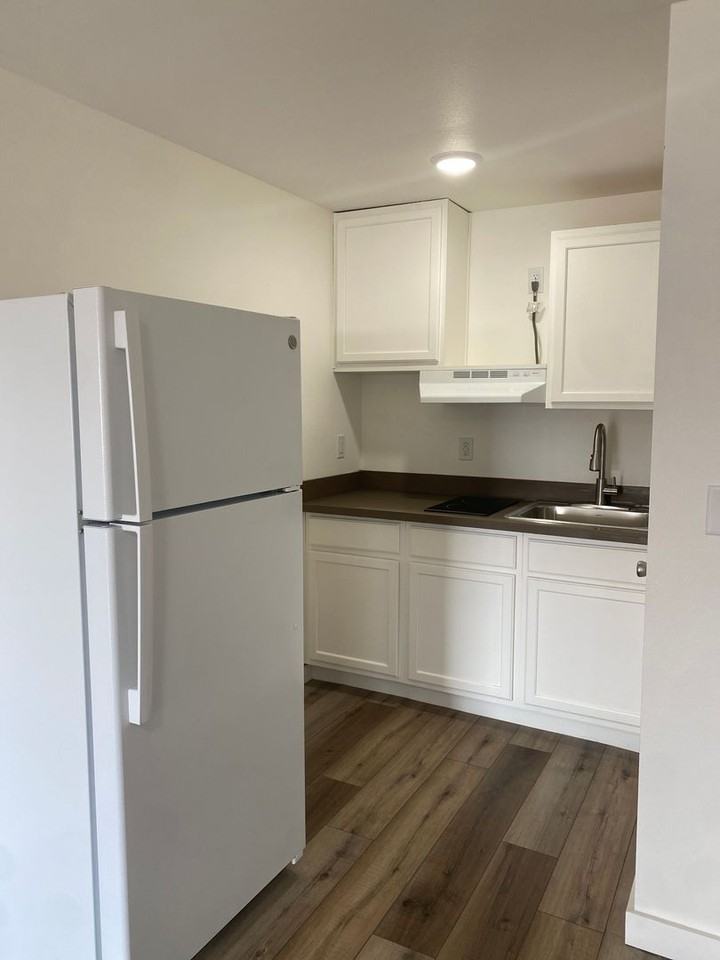 345 East Oregon Avenue - Photo 5 of 20