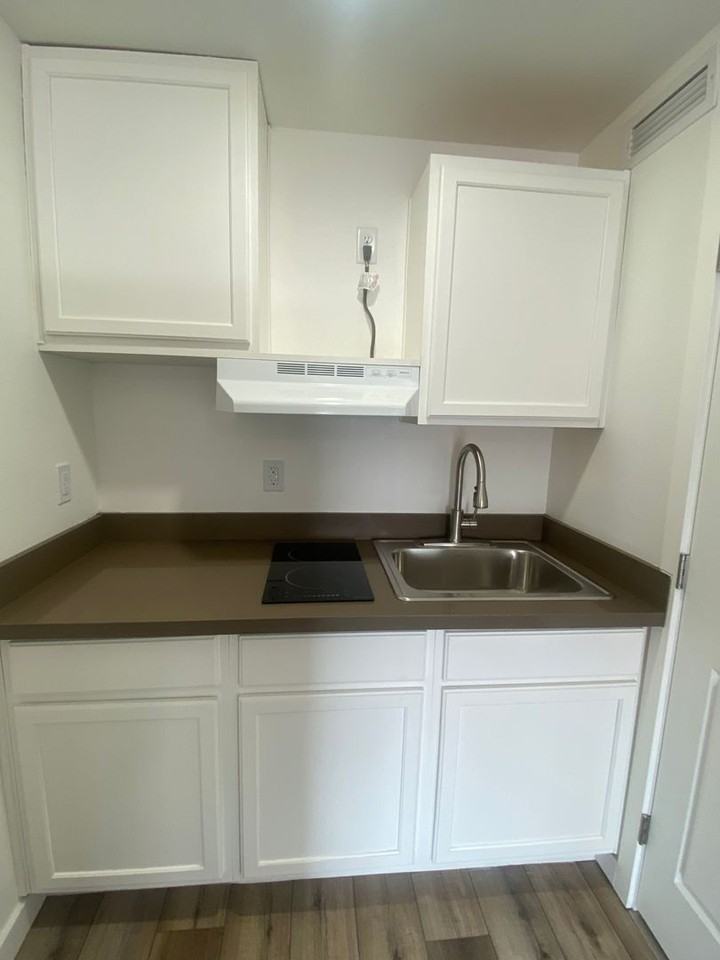 345 East Oregon Avenue - Photo 6 of 20