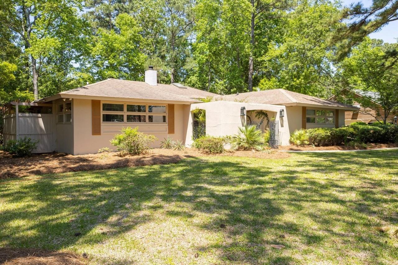 815 Farm Quarter Rd - Photo 3 of 26