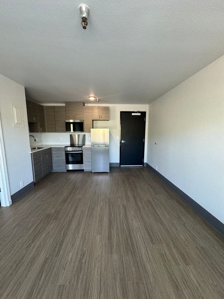 151 N Williams Ave #310 - Photo 2 of 10