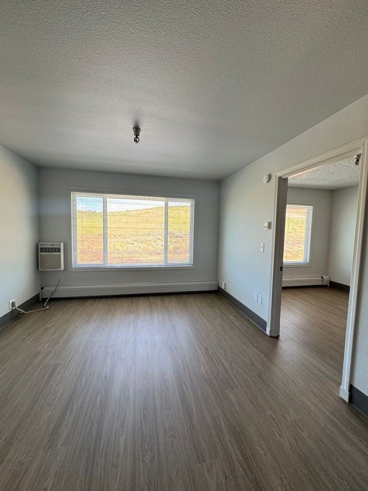 151 N Williams Ave #310 - Photo 3 of 10