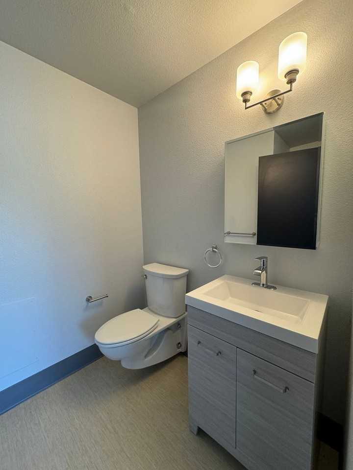 151 N Williams Ave #310 - Photo 5 of 10
