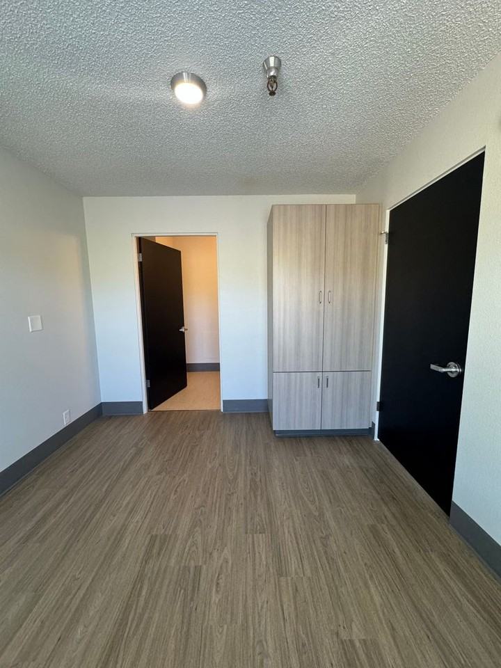 151 N Williams Ave #310 - Photo 7 of 10