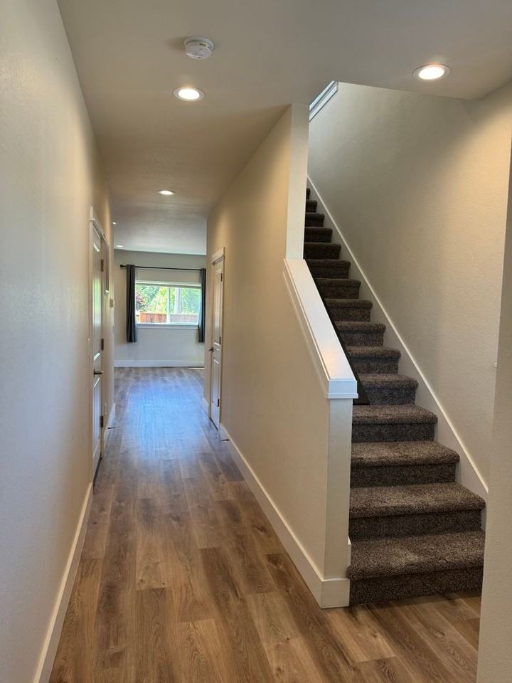 2521 Justine Ln - Photo 3 of 30