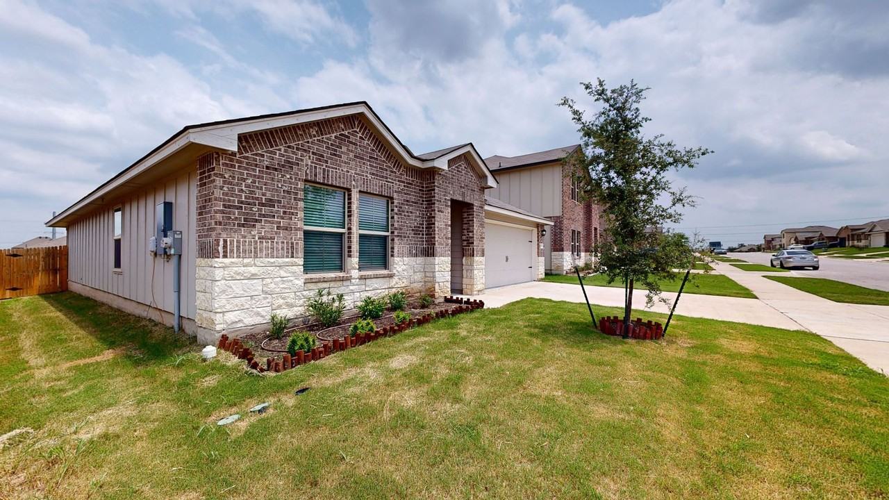 9606 Falme Ln - Photo 2 of 33