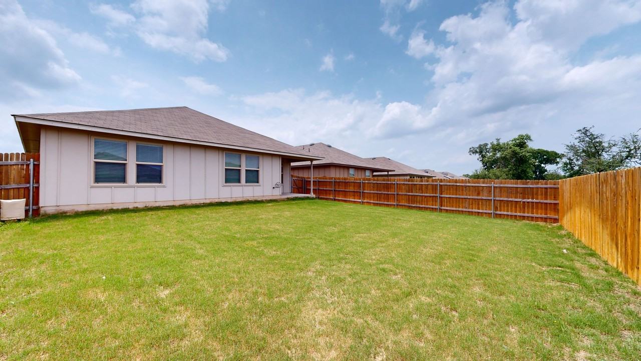 9606 Falme Ln - Photo 6 of 33