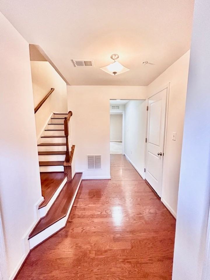 7473 Singers Way - Photo 2 of 42