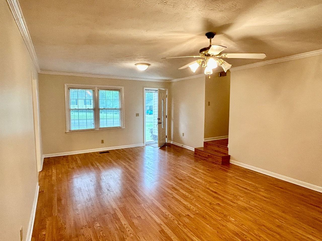 79 Glen View Dr - Photo 3 of 23