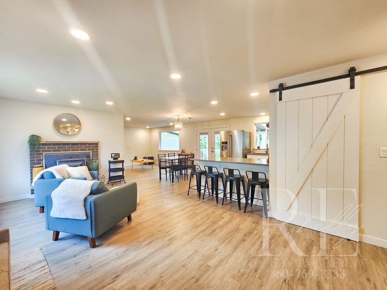 8120 Ne Seawind Ave - Photo 2 of 30