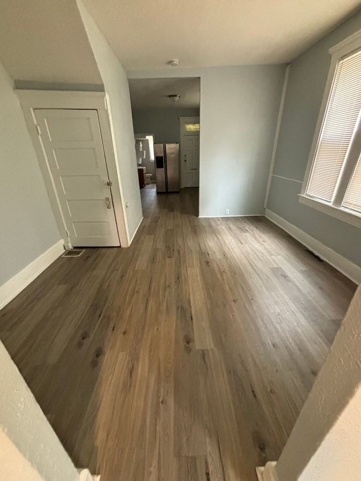 1229 E B St - Photo 5 of 24