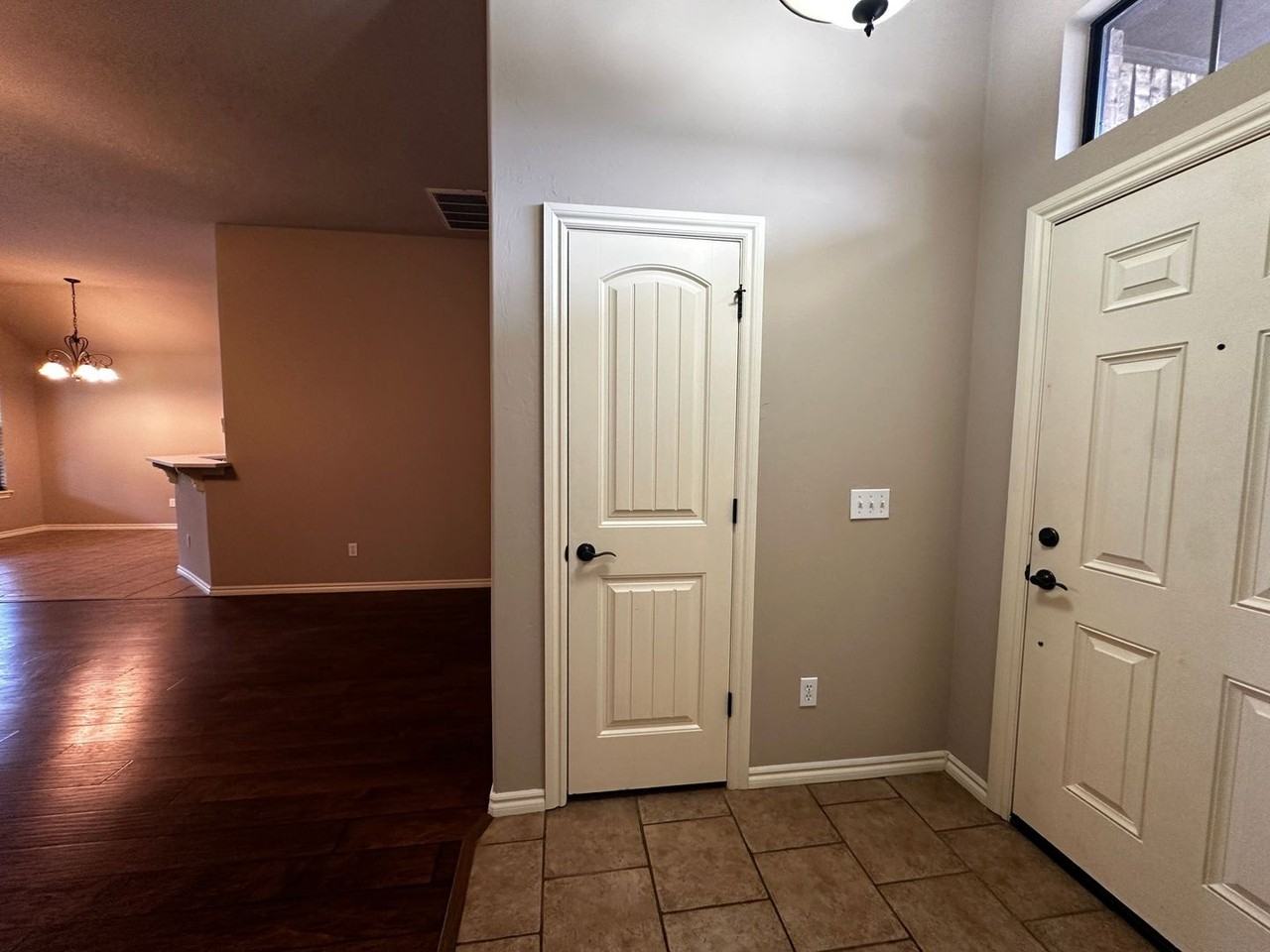 1015 Nw 29th St - Photo 5 of 40