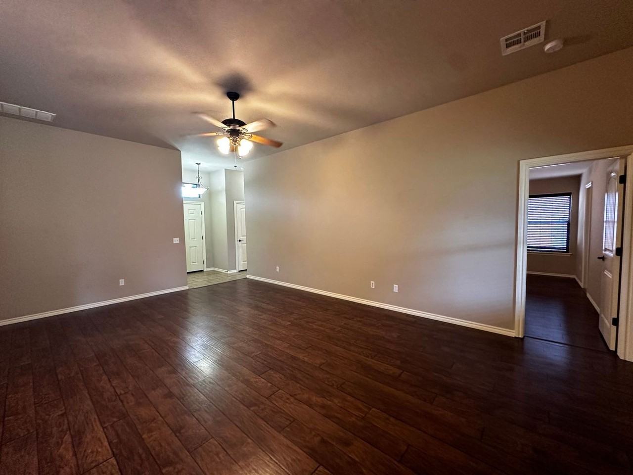 1015 Nw 29th St - Photo 7 of 40