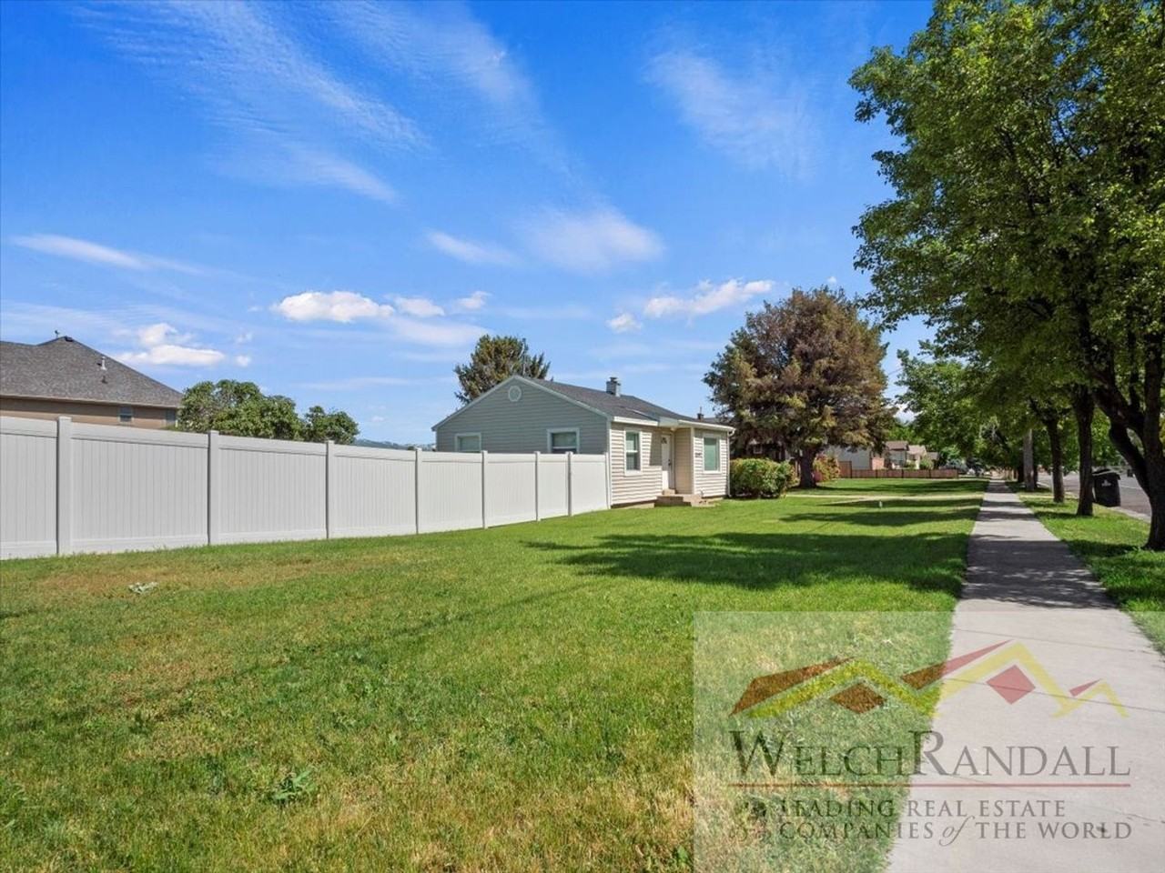 2097 S 1000 W - Photo 3 of 24