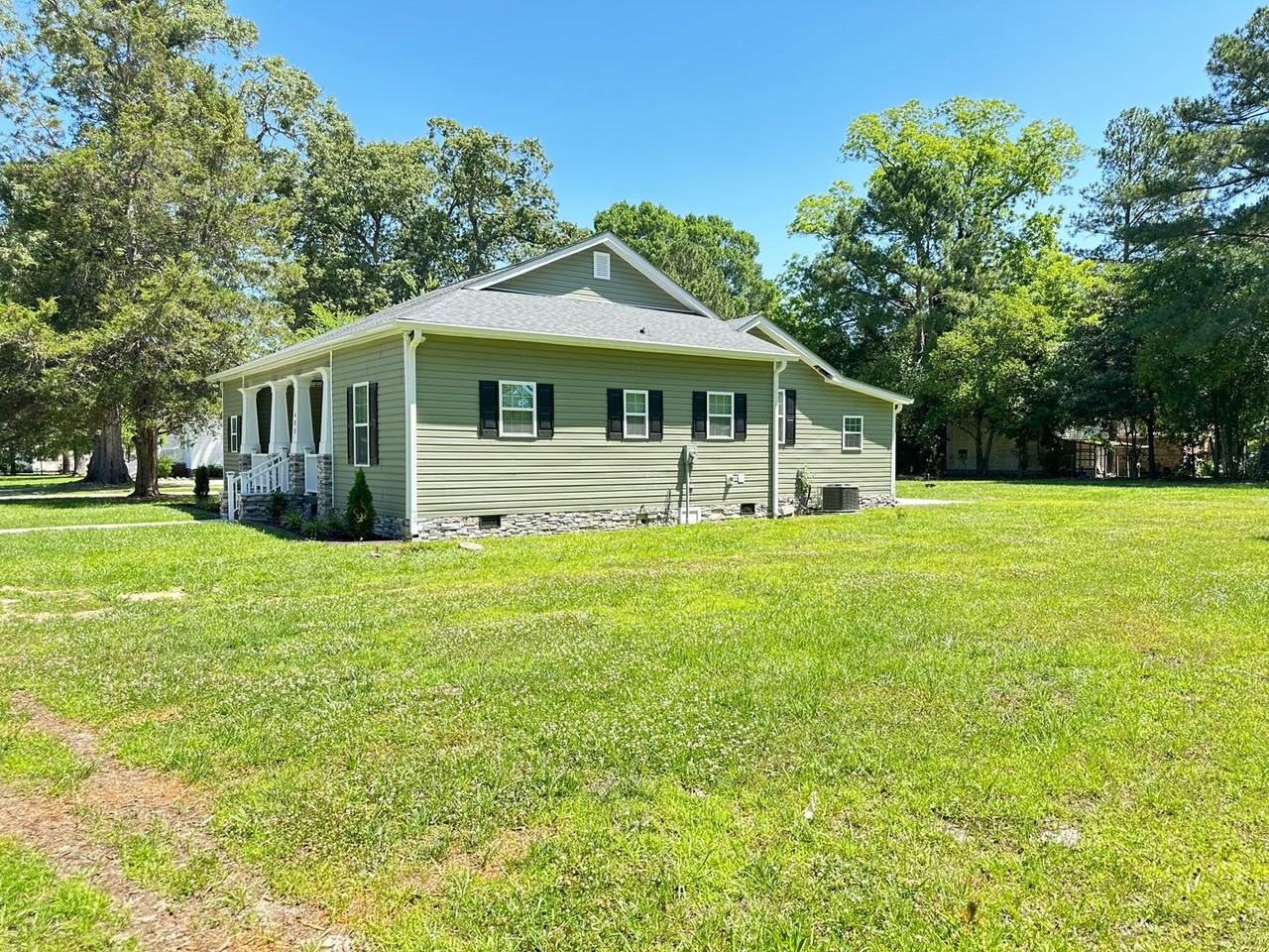 408 Branch St - Photo 3 of 29