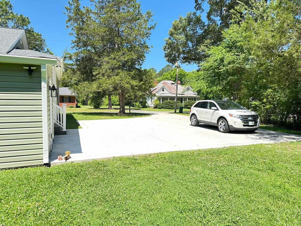 408 Branch St - Photo 7 of 29