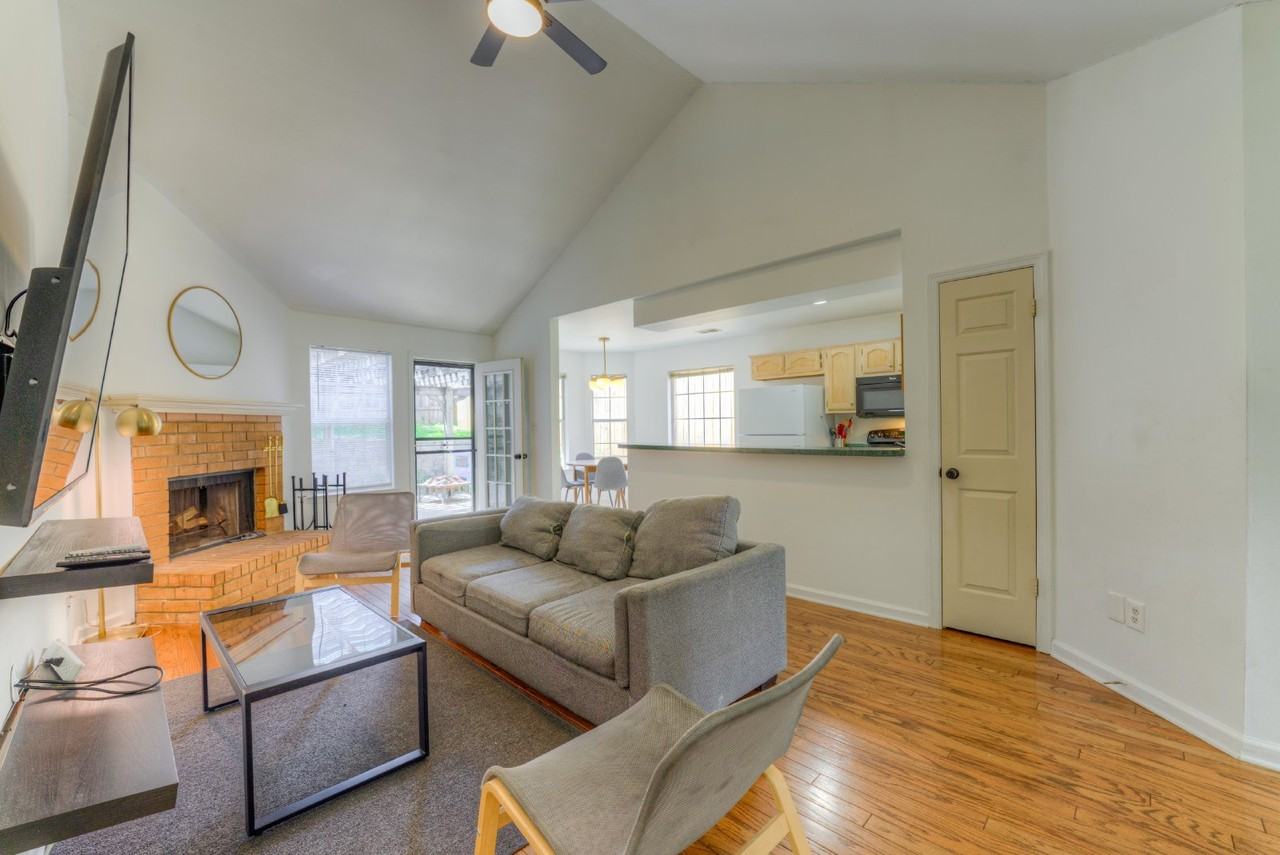 895 Timber Grove Dr - Photo 2 of 15