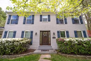 featured image of 2235 Abbotsford Dr