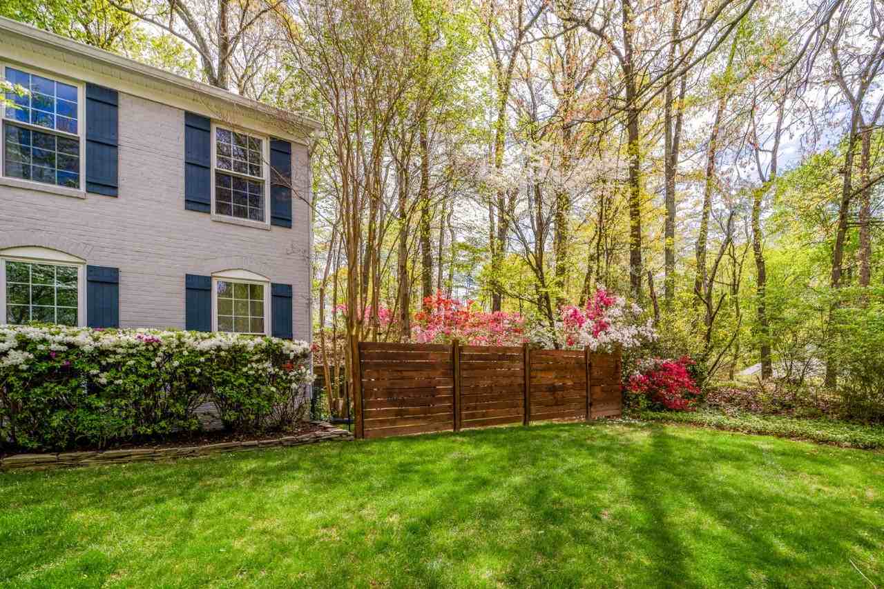 2235 Abbotsford Dr - Photo 5 of 50