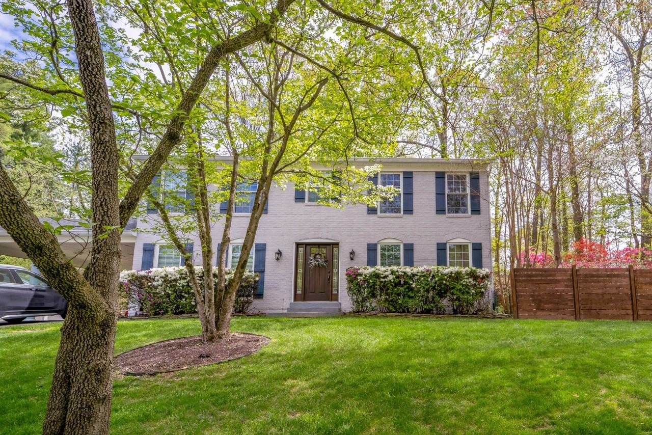 2235 Abbotsford Dr - Photo 7 of 50