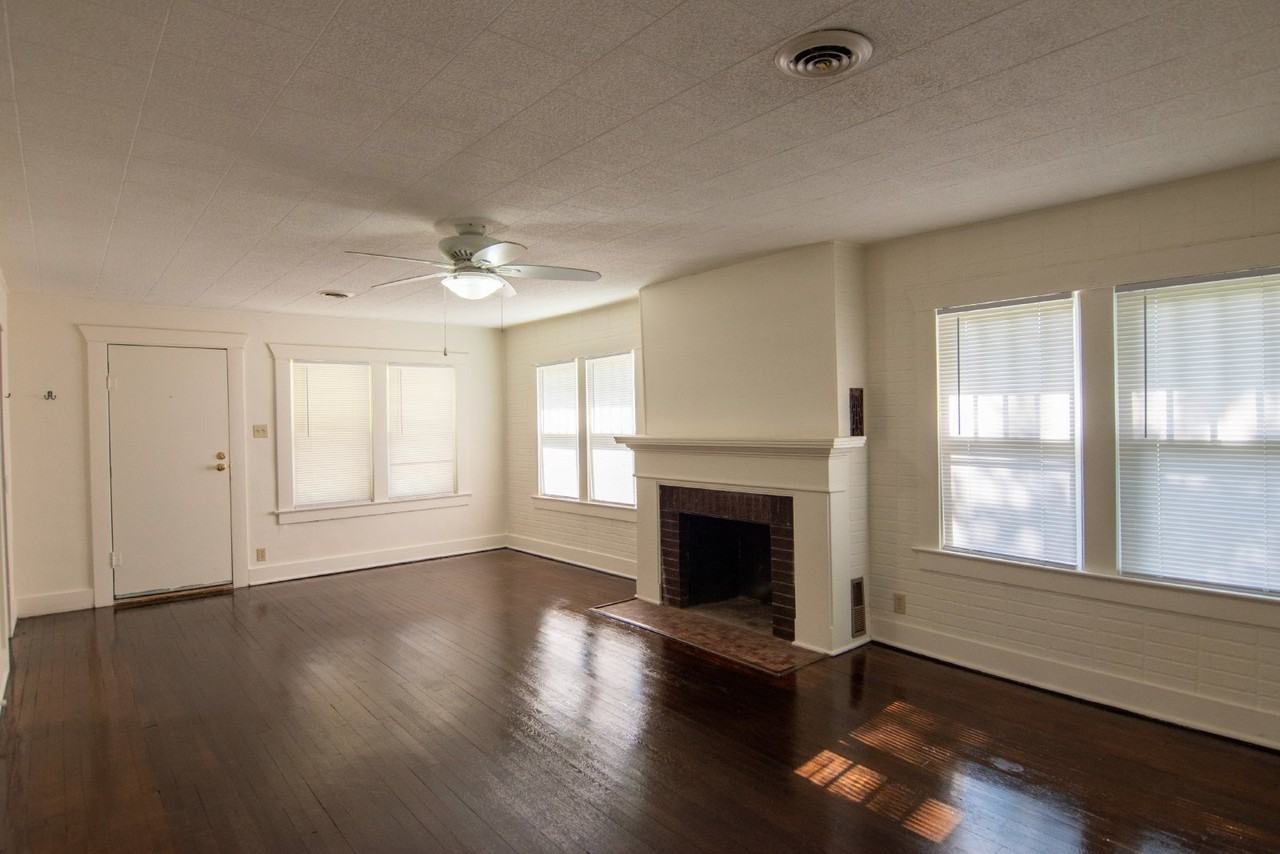 914 W 4th St - Photo 2 of 21