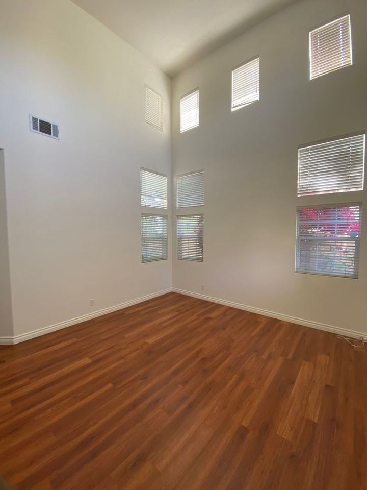 1916 Sienna Ln - Photo 7 of 17