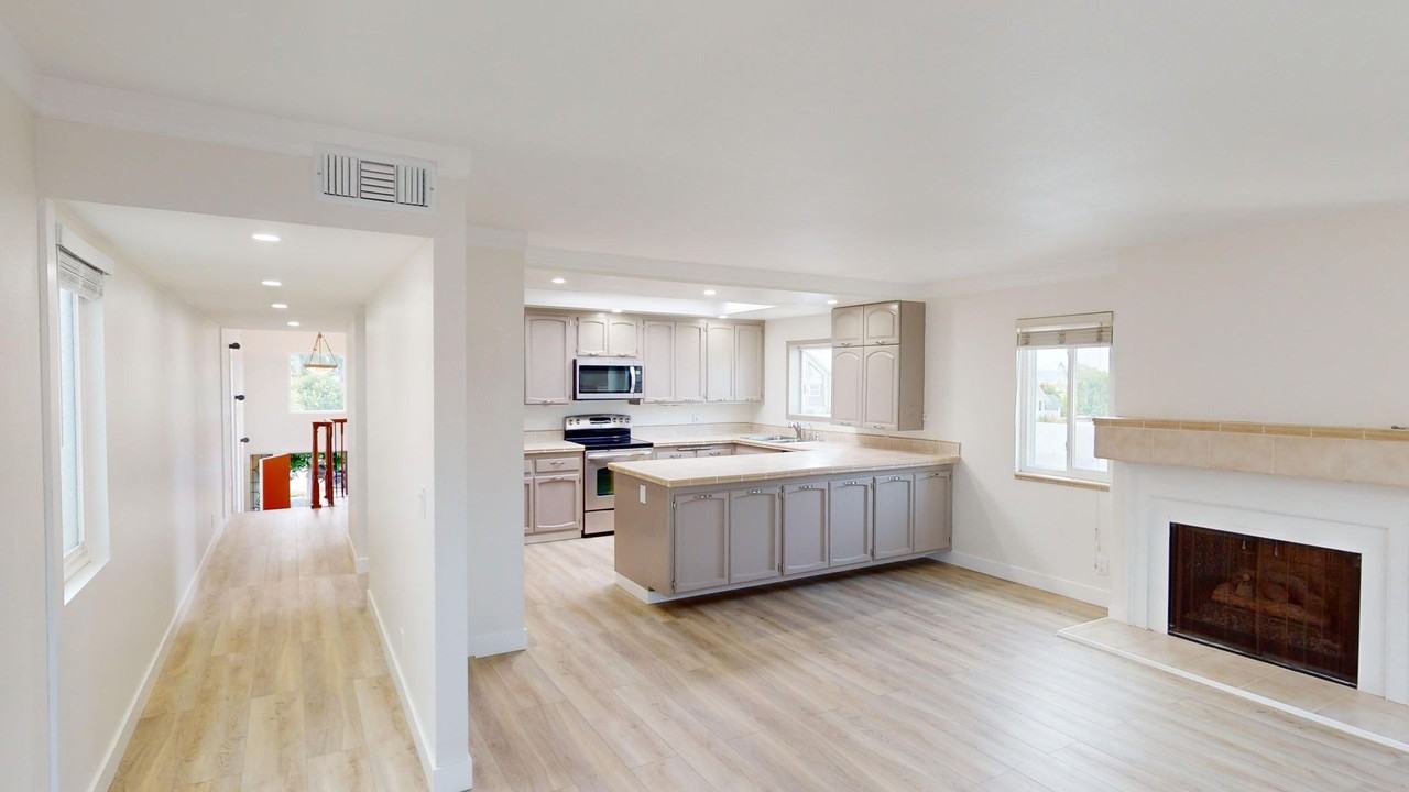 325 E Ave - Photo 2 of 17
